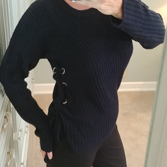 Lumiere Sweaters - Sweater